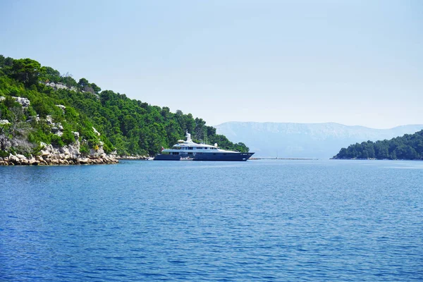 Iate de luxo no mar Adriático — Fotografia de Stock