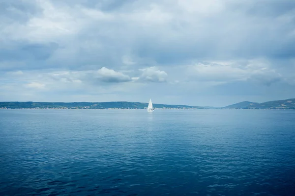 Vackra marinmålning av Split Channel — Stockfoto