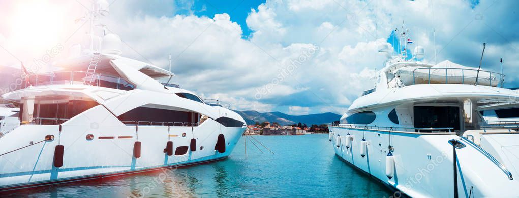 bellissimi yacht di lusso 
