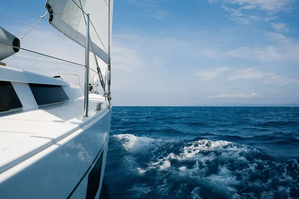 Beautiful luxury yacht — Stock Photo, Image