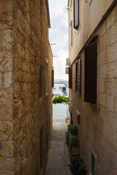 The streets of Vis, Croatia. Traveling, journey, summer concept. — Stock Photo, Image