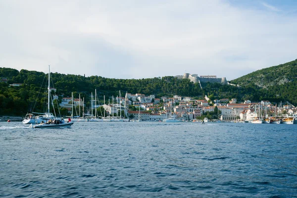 Bela vista da ilha de Hvar — Fotografia de Stock