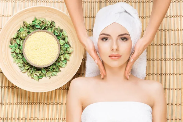 Young woman on spa massage procedure — Stock Photo, Image