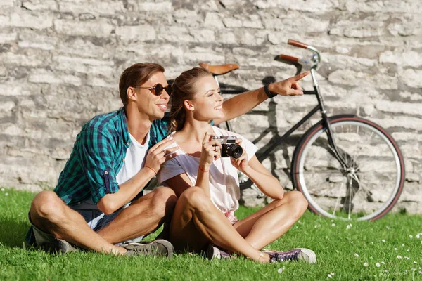 Pareja feliz joven — Foto de Stock