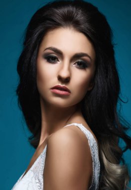 genç ve çekici bir kadın