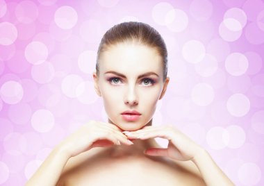 Genç ve güzel bir kadının portresi