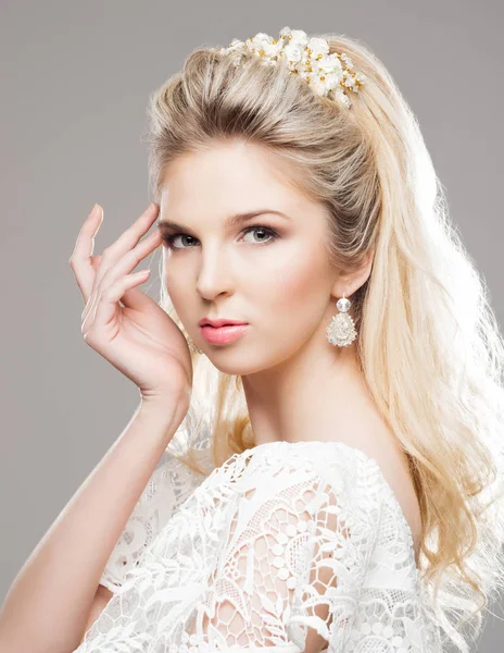 güzel kafa bandı olan kadın