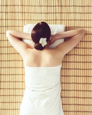 Güzelkadın kaplıcada dinleniyor.