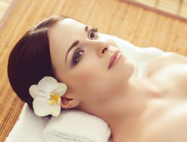 Güzelkadın kaplıcada dinleniyor.