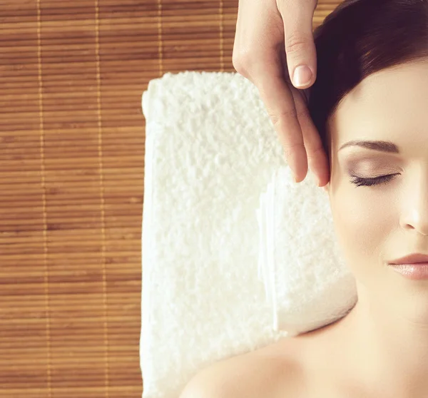 Beautiful woman having massage — Stock Photo, Image