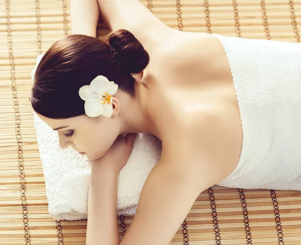 Güzelkadın kaplıcada dinleniyor.