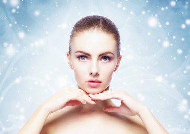 Genç ve güzel bir kadının portresi