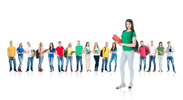 Gran grupo de estudiantes adolescentes — Foto de Stock