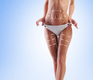 Genç kadının fit ve ince bacakları 