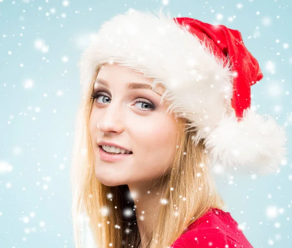 Retrato de menina jovem e bonita. Ano Novo e conceito de Natal . — Fotografia de Stock