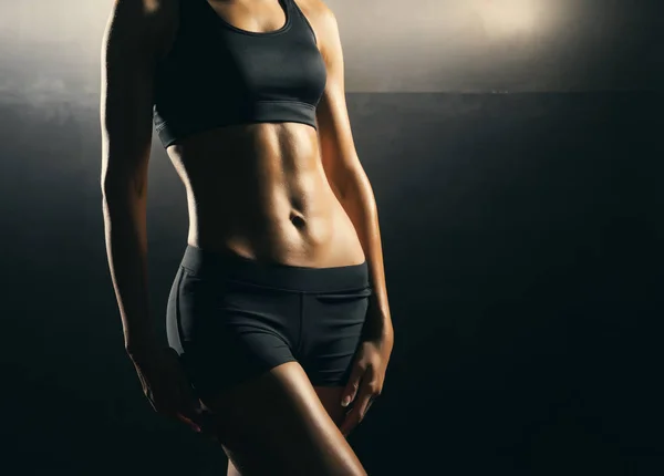 Cuerpo Mujer Forma Sana Deportiva Ropa Deportiva Negra Sobre Fondo — Foto de Stock