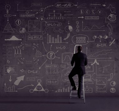 Siyah takım elbise daimi bir merdiven üzerinde iş adamı. Şematik arka plan. Analytics, buluş, ilerleme kavramı