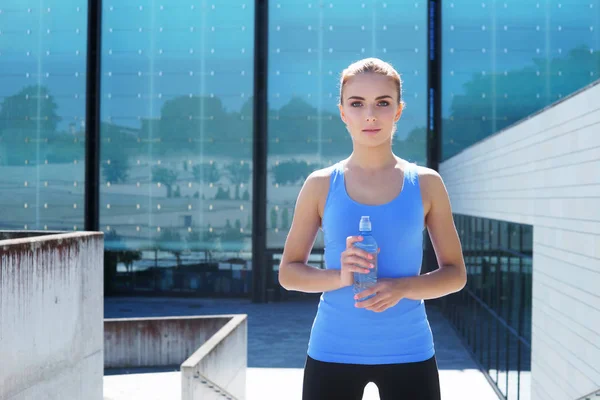 Jovem Apto Esportivo Mulher Preparando Para Jogging Urbano Fitness Esporte — Fotografia de Stock