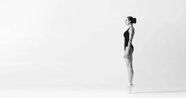 Gracieuze Ballerina Dansen Kunst Prestaties Jonge Mooie Balletdanser Zwart Wit — Stockfoto