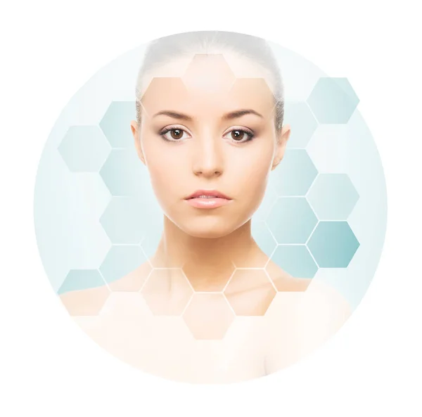健康的な肖像画や美しい女性外科 皮膚を持ち上げる 化粧品 医学の概念 — ストック写真