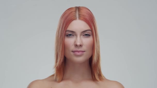 Studio Portrait Young Beautiful Natural Redhead Woman Face Lifting Cosmetics — Stockvideo