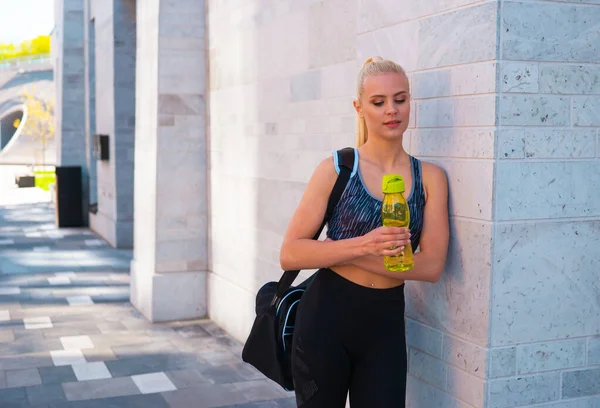 Mulher Atraente Sportswear Andando Para Ginásio Livre Esporte Jogging Conceito — Fotografia de Stock