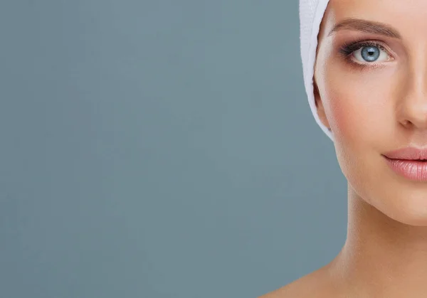 Mooi Gezicht Van Jonge Gezonde Vrouw Huidverzorging Cosmetica Make Teint — Stockfoto
