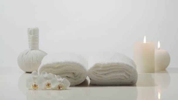 Aromaterapia Massagem Oriental Conceito Tratamento Spa Composição Relaxamento Toalhas Velas — Vídeo de Stock