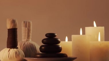 Oryantal masaj tedavisi kompozisyonu. Spa prosedürleri, meditasyon, refah ve aromaterapi kavramı.