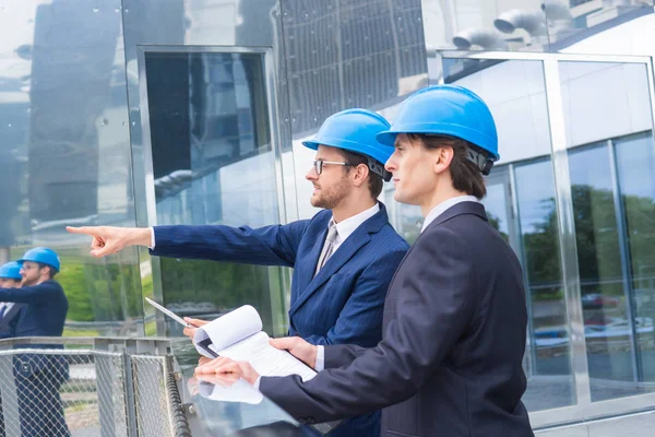 Real Estate Developers Helmets New Office Construction Confident Business Men — Stock Photo, Image