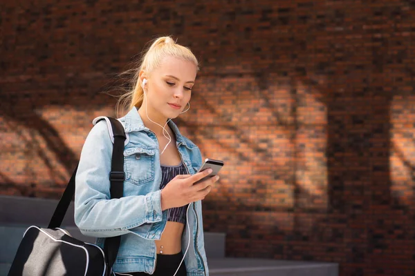 Atraktivní Žena Sportovním Oblečení Chůze Posilovny Venku Sport Jogging Zdravý — Stock fotografie