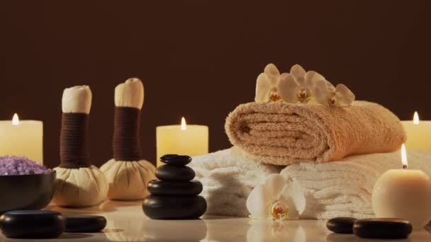 Aromaterapia Massagem Oriental Conceito Tratamento Spa Composição Relaxamento Toalhas Velas — Vídeo de Stock