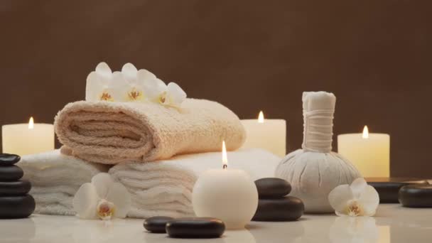 Aromaterapia Orientalny Masaż Koncepcja Leczenia Spa Kompozycja Relaksu Ręczniki Świece — Wideo stockowe