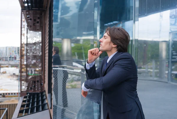 Homme Affaires Confiant Devant Immeuble Bureaux Moderne Concept Banque Société — Photo