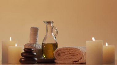 Oryantal masaj tedavisi kompozisyonu. Spa prosedürleri, meditasyon, refah ve aromaterapi kavramı.