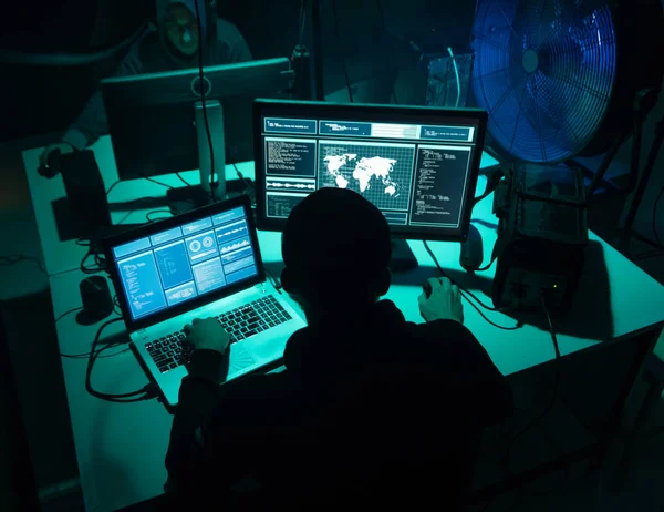 Internetbetrug Darknet Datendiebe Cyberkriminalität Hackerangriff Auf Regierungsserver Gefährliche Kriminelle Programmieren — Stockfoto