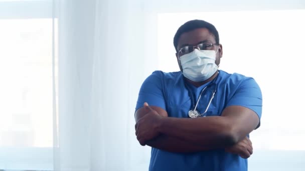 Profesional Afrika Amerika Dokter Medis Bekerja Kantor Rumah Sakit Konsep — Stok Video