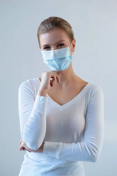 Portrait Young Natural Woman Medcial Mask Beautiful Day Light Pandemic — Stock Photo, Image