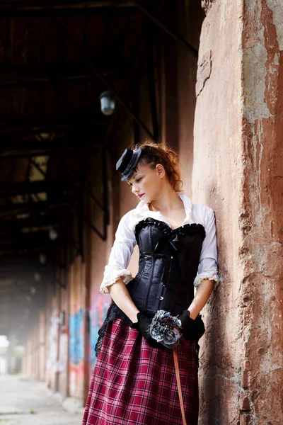 Modelo vestido em estilo vitoriano vintage — Fotografia de Stock