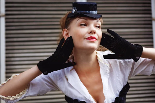 Model dressed in vintage victorian style — Stock Photo, Image