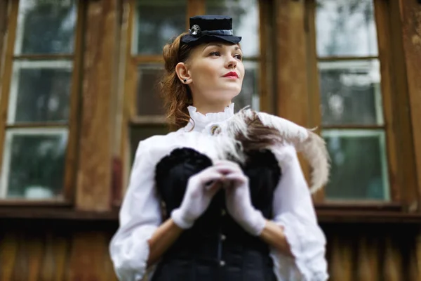 Model dressed in vintage victorian style — Stock Photo, Image