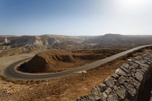 Camino de montaña en el desierto de Negev — Foto de Stock