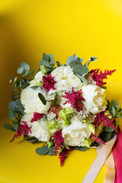 Buquê de flores de casamento — Fotografia de Stock