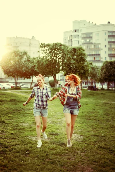 Young happy beautiful best friends girls — Stock Photo, Image
