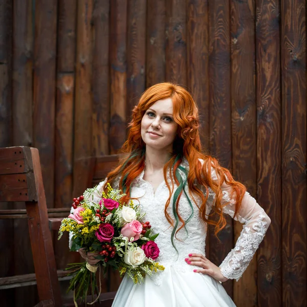 Boho mariée aux cheveux roux — Photo