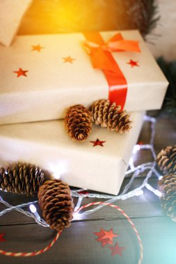 Noel kompozisyon koniler ile