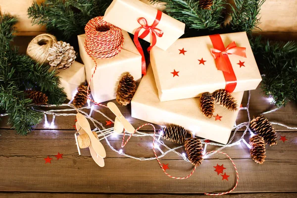 Рождественская композиция с подарками — стоковое фото