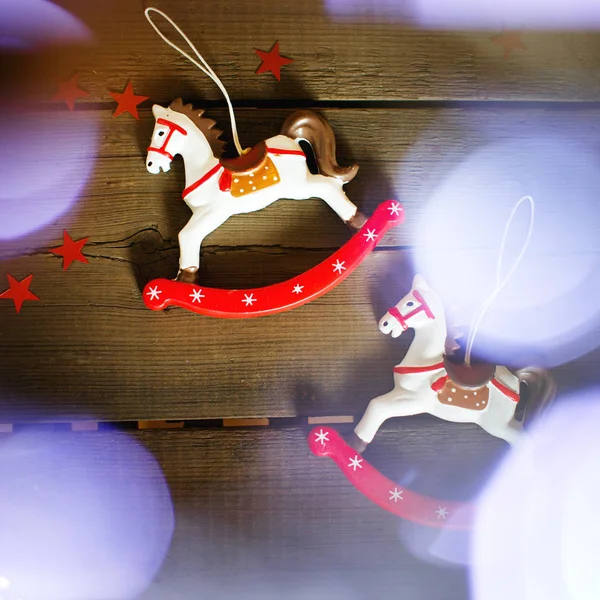 Винтажные игрушечные лошади — стоковое фото