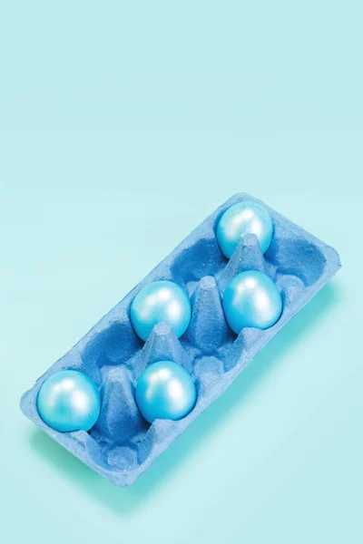 Five Pearl Blue Colored Eggs Cardboard Market Blue Tray Modern — Stock Photo, Image