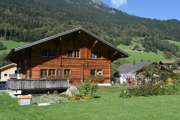 Chalet pedesaan di Wilen di Alpen Swiss — Stok Foto
